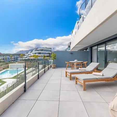 Oasis 325 - 2 Bedroom With Frontal Sea And Mountain View Естепона