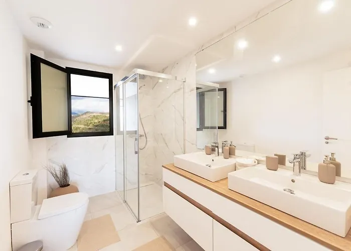 Oasis 325 - 2 Bedroom With Frontal Sea And Mountain View