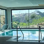 Oasis 325 - 2 Bedroom With Frontal Sea And Mountain View Apartment