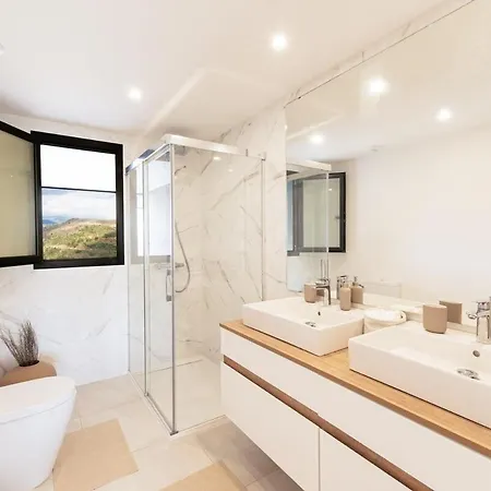 Oasis 325 - 2 Bedroom With Frontal Sea And Mountain View