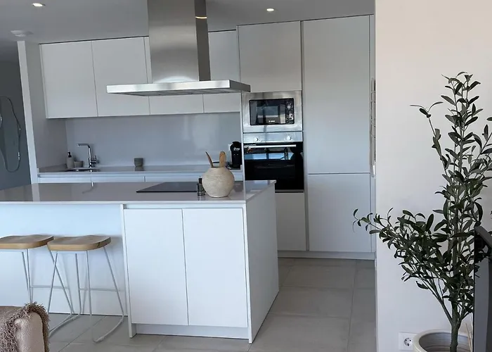 Oasis 325 - 2 Bedroom With Frontal Sea And Mountain View Estepona