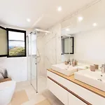 Oasis 325 - 2 Bedroom With Frontal Sea And Mountain View