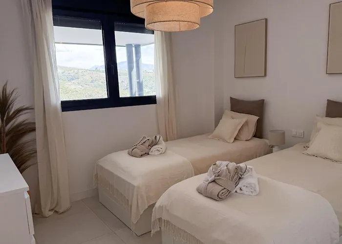 Oasis 325 - 2 Bedroom With Frontal Sea And Mountain View Estepona